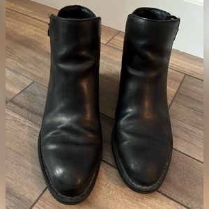 Born ankle boots